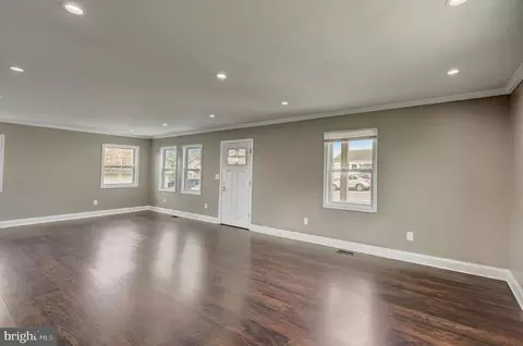 Entry Way - 35 Yawmeter, Middle River, MD 21220 photo 7 of 17