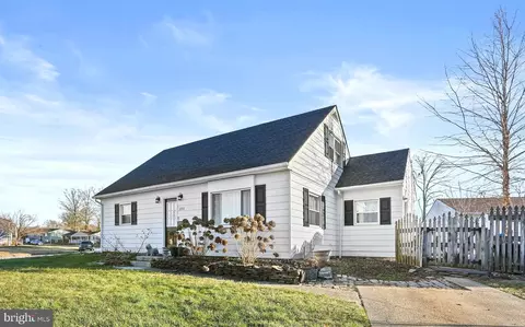 3703 Holly Grv, Middle River, MD 21220