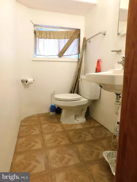 Bath - 8012 A Bradshaw Rd, Upper Falls, MD 21156 photo 2 of 2