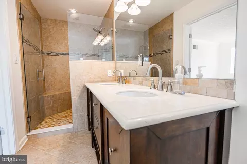 Bath - 13513 Devonfield Dr, Baldwin, MD 21013 photo 4 of 11
