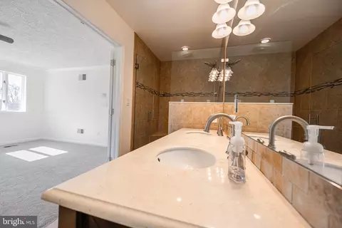 Bath - 13513 Devonfield Dr, Baldwin, MD 21013 photo 3 of 11