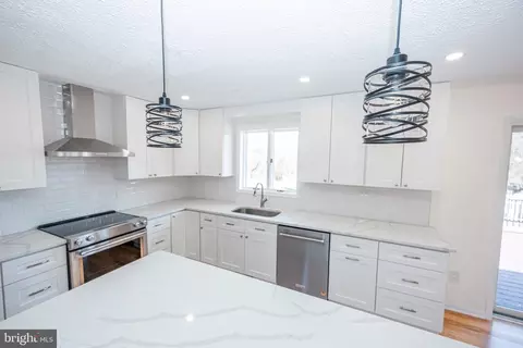 Kitchen - 13513 Devonfield Dr, Baldwin, MD 21013 photo 4 of 4
