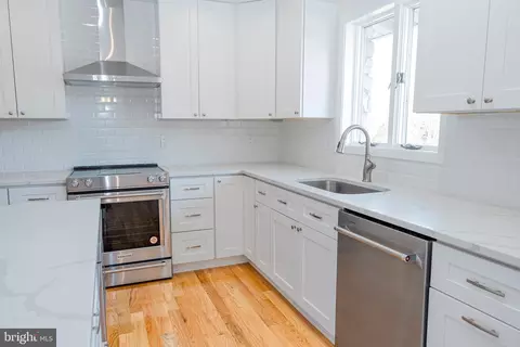 Kitchen - 13513 Devonfield Dr, Baldwin, MD 21013 photo 3 of 4