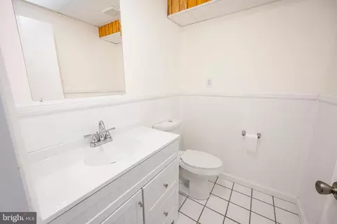 Bath - 13513 Devonfield Dr, Baldwin, MD 21013 photo 1 of 11