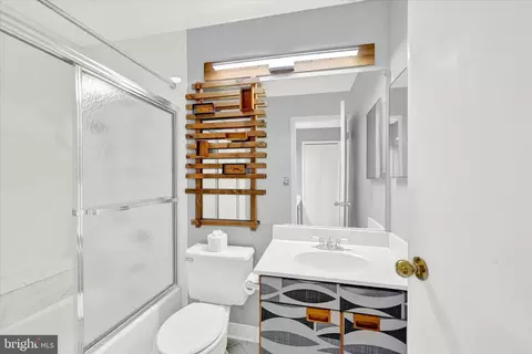 Bath - 2149 C Woodbox Ln #2149C, Baltimore, MD 21209 photo 3 of 3