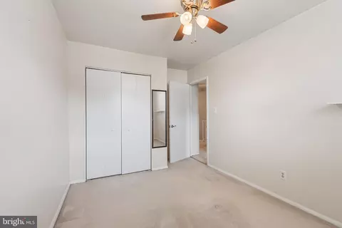 Bedroom - 2012 Wintergreen Pl, Rosedale, MD 21237 photo 3 of 8