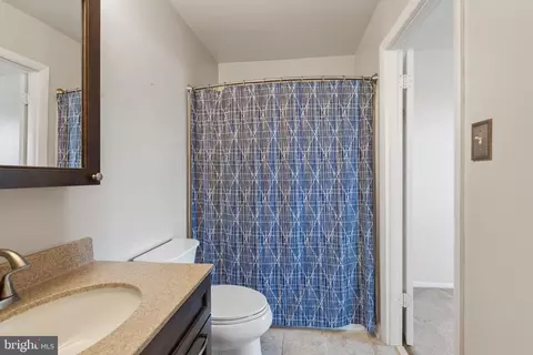Bath - 2012 Wintergreen Pl, Rosedale, MD 21237 photo 3 of 3