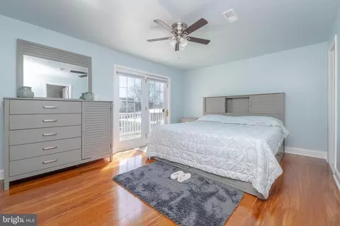 Bedroom - 2822 Bay Dr, Sparrows Point, MD 21219 photo 1 of 9