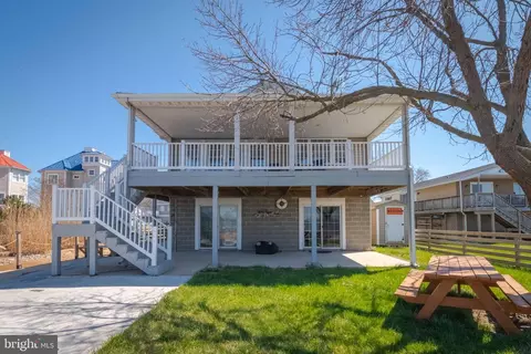 Exterior - 2822 Bay Dr, Sparrows Point, MD 21219 photo 18 of 25