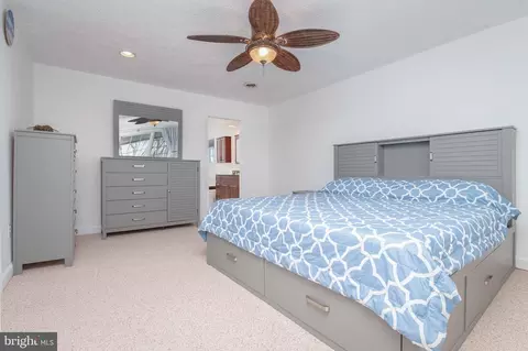 Bedroom - 2822 Bay Dr, Sparrows Point, MD 21219 photo 6 of 9