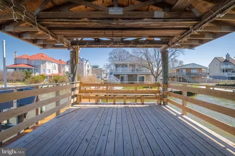 Exterior - 2822 Bay Dr, Sparrows Point, MD 21219 photo 22 of 25