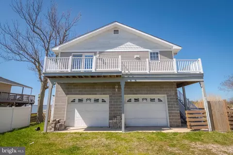 Exterior - 2822 Bay Dr, Sparrows Point, MD 21219 photo 9 of 25