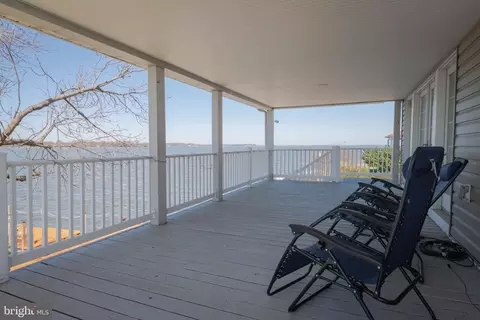 Exterior - 2822 Bay Dr, Sparrows Point, MD 21219 photo 3 of 25