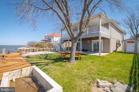 Exterior - 2822 Bay Dr, Sparrows Point, MD 21219 photo 17 of 25