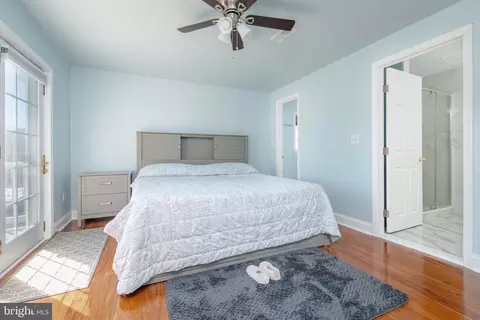 Bedroom - 2822 Bay Dr, Sparrows Point, MD 21219 photo 3 of 9