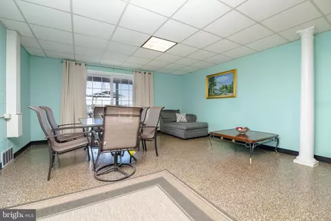 Living - 2822 Bay Dr, Sparrows Point, MD 21219 photo 5 of 7