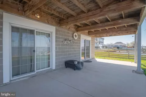 Exterior - 2822 Bay Dr, Sparrows Point, MD 21219 photo 20 of 25