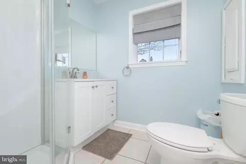 Bath - 2822 Bay Dr, Sparrows Point, MD 21219 photo 4 of 13