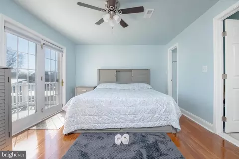 Bedroom - 2822 Bay Dr, Sparrows Point, MD 21219 photo 2 of 9