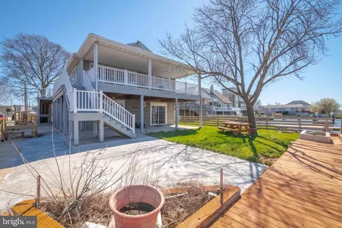 Exterior - 2822 Bay Dr, Sparrows Point, MD 21219 photo 19 of 25