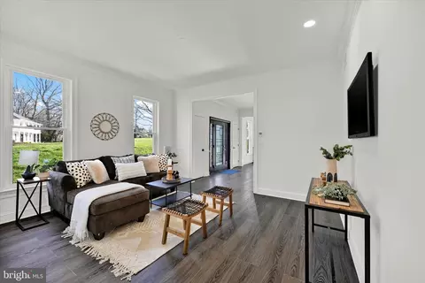 Living - 2128 Highland Ridge Dr, Phoenix, MD 21131 photo 6 of 7