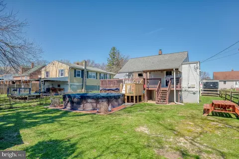 Exterior - 2923 Illinois, Baltimore Highlands, MD 21227 photo 8 of 11