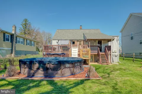 Exterior - 2923 Illinois, Baltimore Highlands, MD 21227 photo 9 of 11