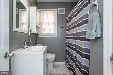 Bath - 2923 Illinois, Baltimore Highlands, MD 21227 photo 1 of 1
