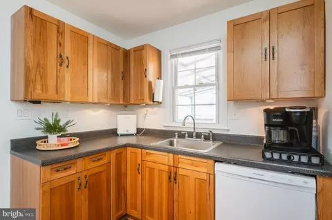 Kitchen - 2923 Illinois, Baltimore Highlands, MD 21227 photo 8 of 8