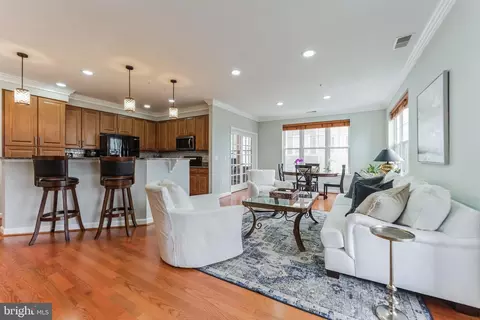 11 Clay Lodge Ln #301, Catonsville, MD 21228