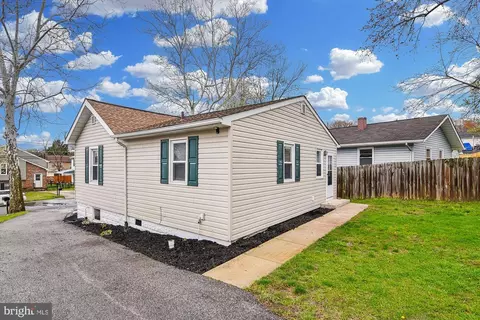Exterior - 1911 Monumental Rd, Halethorpe, MD 21227 photo 2 of 9