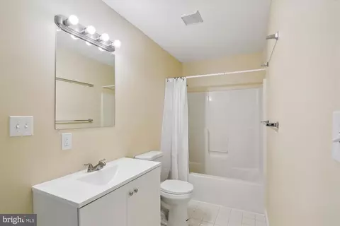 Bath - 1911 Monumental Rd, Halethorpe, MD 21227 photo 1 of 1