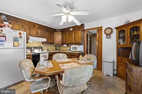 Dining - 6 Left Wing Dr, Middle River, MD 21220 photo 1 of 3