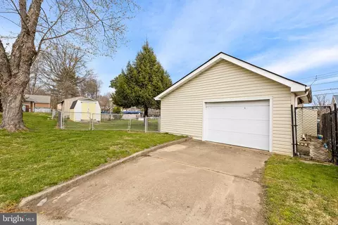 Exterior - 6 Left Wing Dr, Middle River, MD 21220 photo 11 of 11