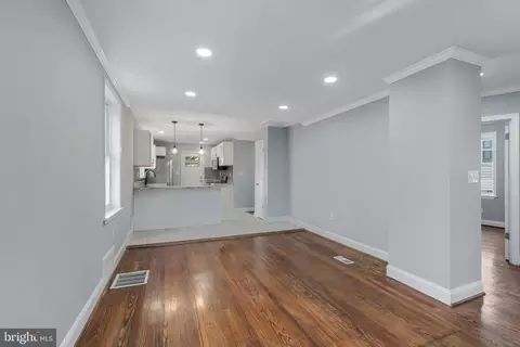 Entry Way - 8 Oakwood Rd, Dundalk, MD 21222 photo 1 of 1