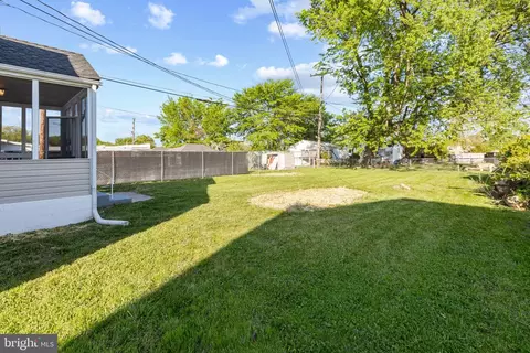 Exterior - 8 Oakwood Rd, Dundalk, MD 21222 photo 11 of 14