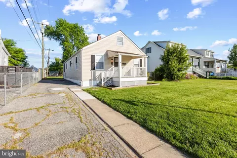 8 Oakwood Rd, Dundalk, MD 21222