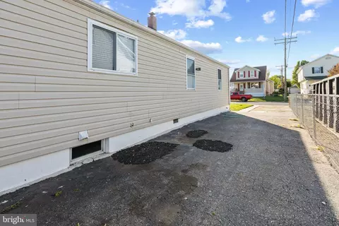 Exterior - 8 Oakwood Rd, Dundalk, MD 21222 photo 14 of 14
