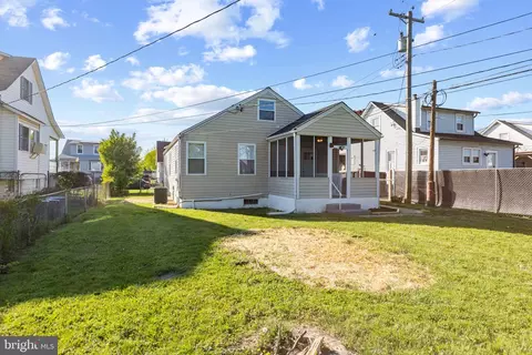 Exterior - 8 Oakwood Rd, Dundalk, MD 21222 photo 5 of 14