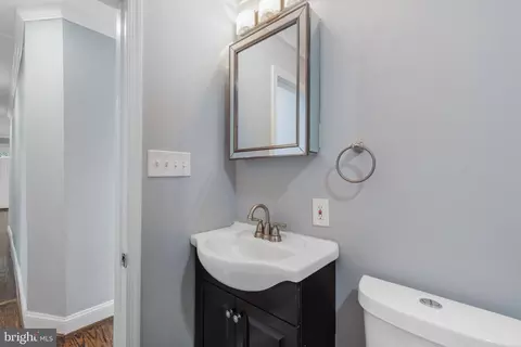 Bath - 8 Oakwood Rd, Dundalk, MD 21222 photo 2 of 3