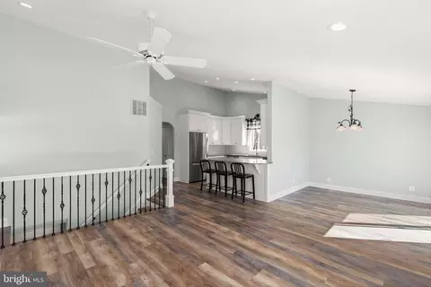Dining - 7635 S Bend Rd, Dundalk, MD 21222 photo 3 of 4