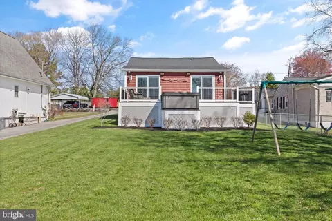 Exterior - 7635 S Bend Rd, Dundalk, MD 21222 photo 5 of 7