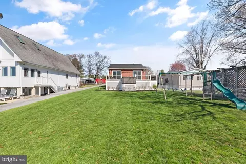 View/Area - 7635 S Bend Rd, Dundalk, MD 21222 photo 1 of 14