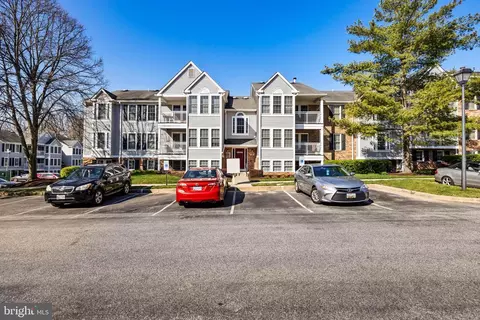 1341 Greenbriar Cir #8-1341, Pikesville, MD 21208