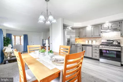 8166 Del Haven Rd, Dundalk, MD 21222