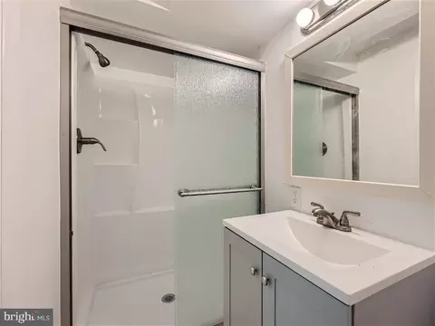 Bath - 8032 Gough St, Baltimore, MD 21224 photo 4 of 4