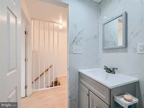 Bath - 8032 Gough St, Baltimore, MD 21224 photo 2 of 4
