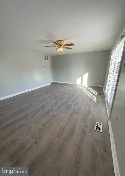77 Open Gate Ct, Nottingham, MD 21236 photo 3