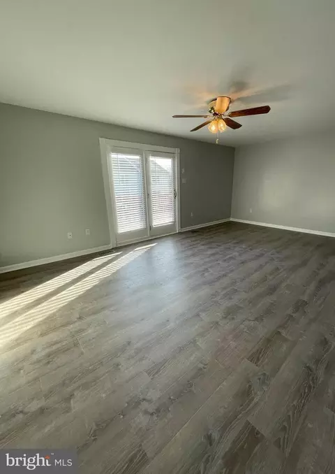 77 Open Gate Ct, Nottingham, MD 21236 photo 2