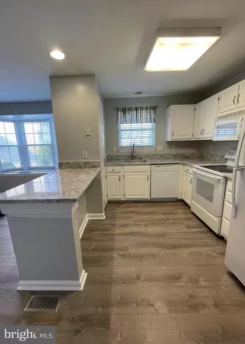 77 Open Gate Ct, Nottingham, MD 21236 photo 6